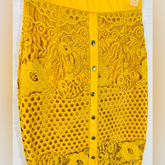 Yellow Embroidered Stretch Waist Long Lined Skirt Size Small Zipper Closure. - Picture 5 of 12